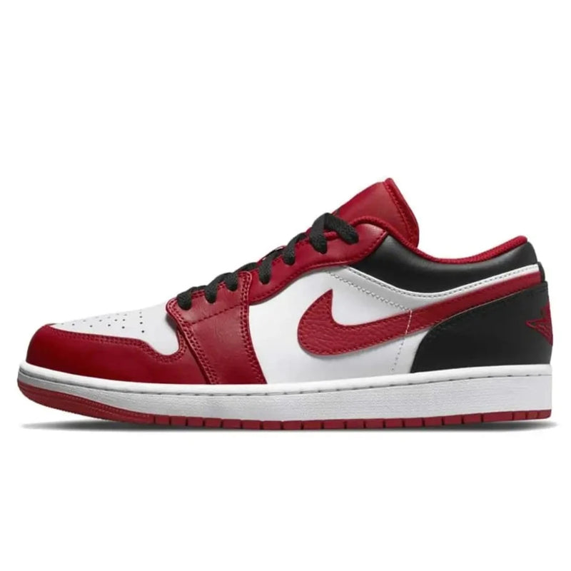 Jordan 1 Low Bulls